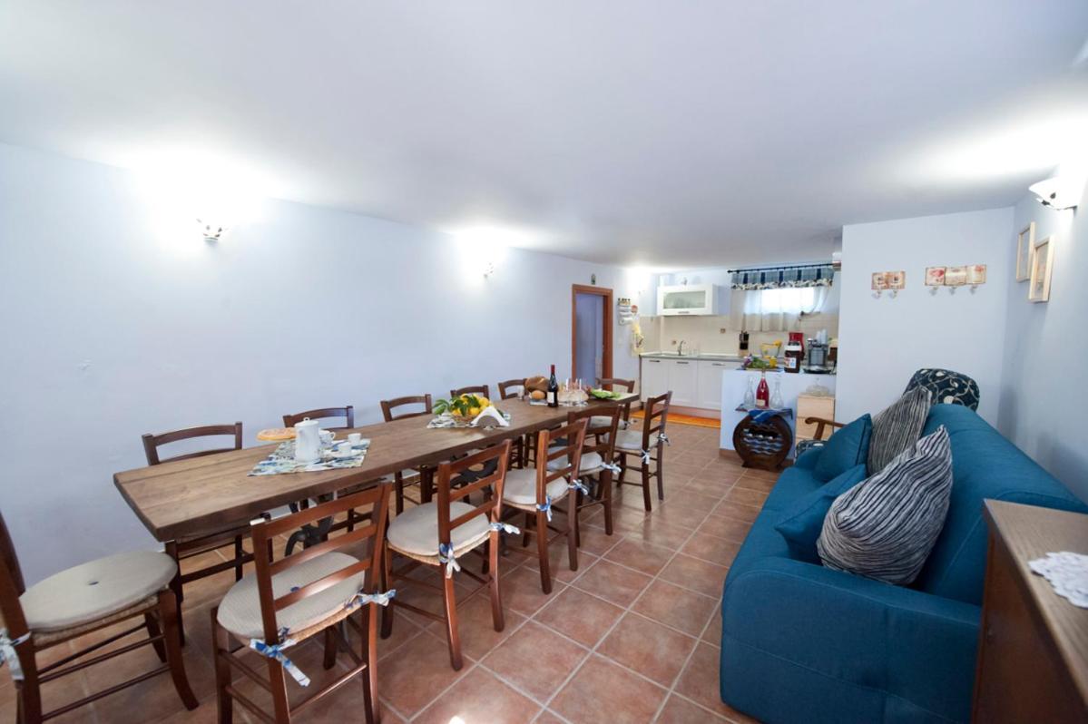 Casale La Rovere มอนตัลโต ดิ กัสโตร ภายนอก รูปภาพ