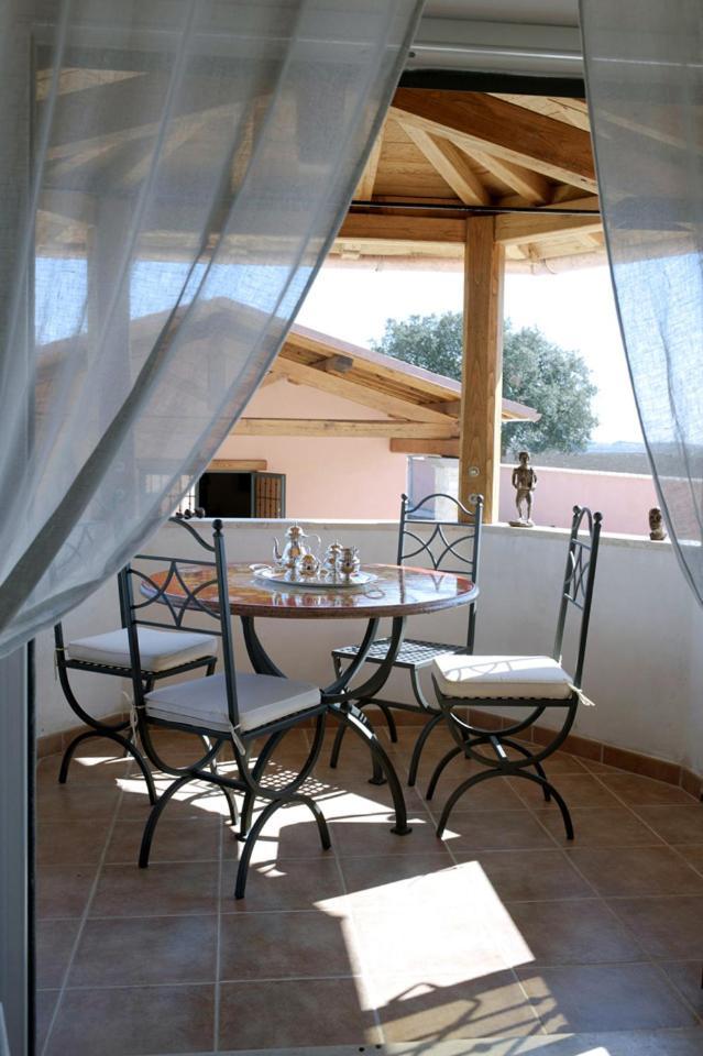 Casale La Rovere มอนตัลโต ดิ กัสโตร ภายนอก รูปภาพ