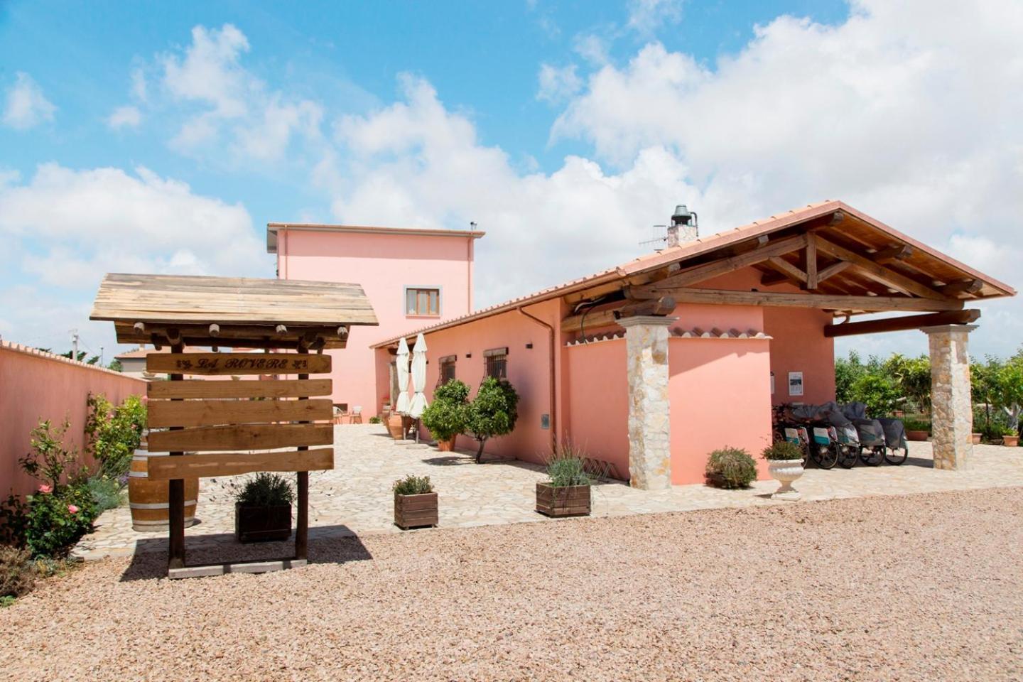 Casale La Rovere มอนตัลโต ดิ กัสโตร ภายนอก รูปภาพ