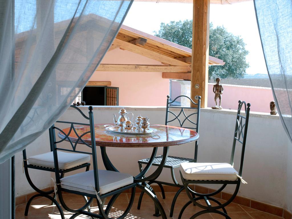 Casale La Rovere มอนตัลโต ดิ กัสโตร ภายนอก รูปภาพ