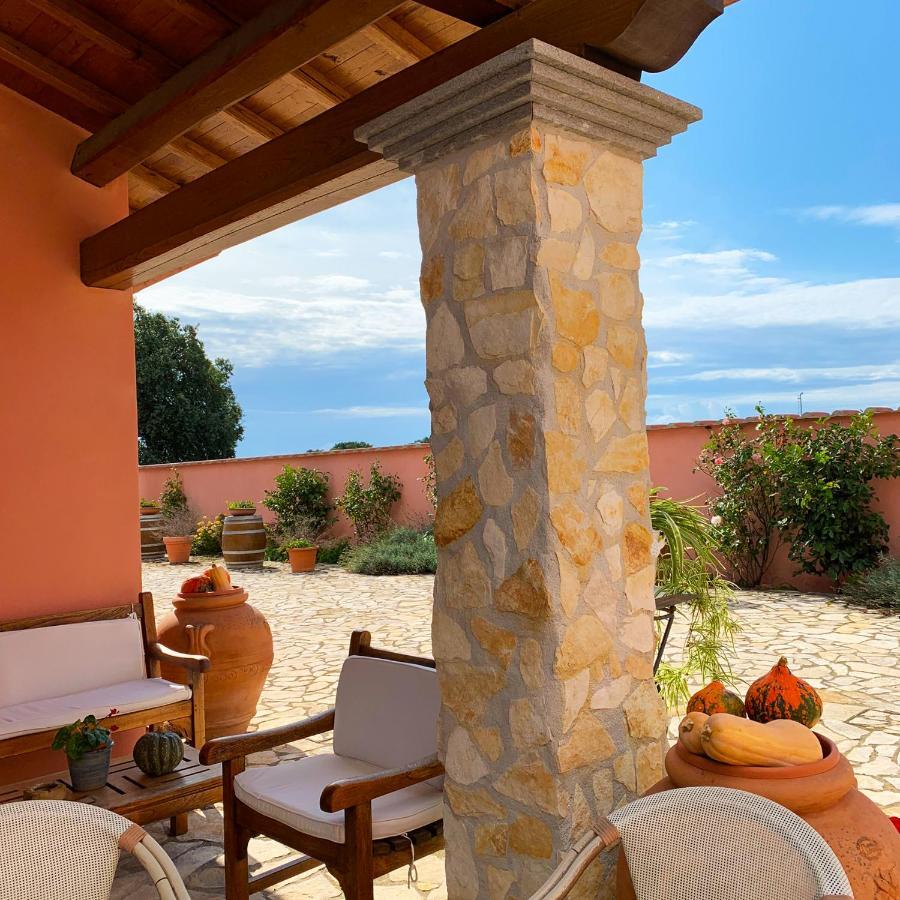 Casale La Rovere มอนตัลโต ดิ กัสโตร ภายนอก รูปภาพ