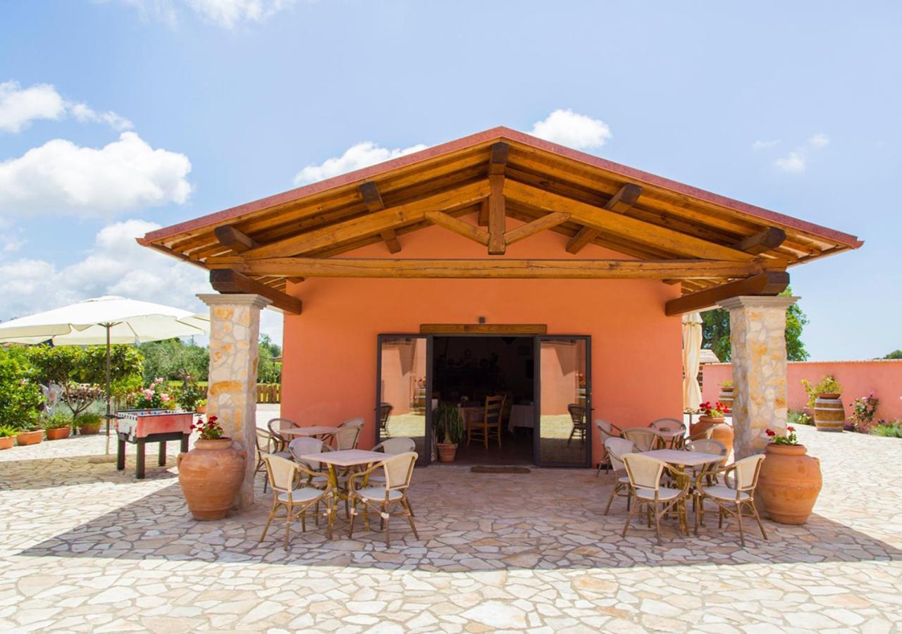 Casale La Rovere มอนตัลโต ดิ กัสโตร ภายนอก รูปภาพ