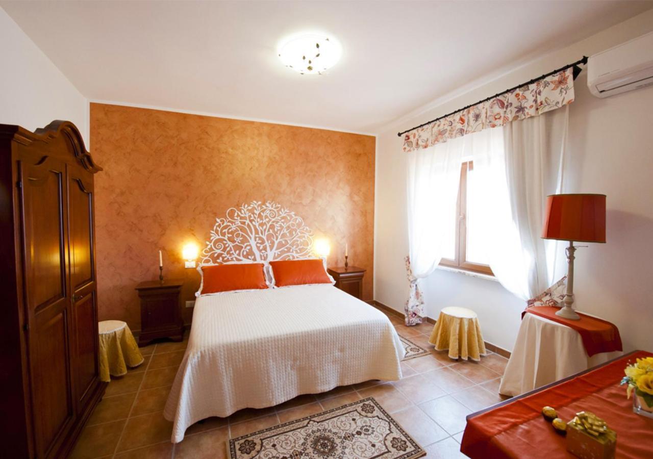 Casale La Rovere มอนตัลโต ดิ กัสโตร ภายนอก รูปภาพ