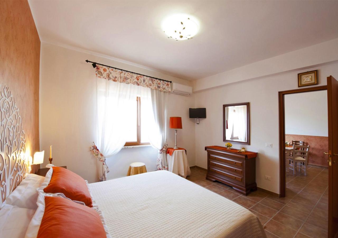 Casale La Rovere มอนตัลโต ดิ กัสโตร ภายนอก รูปภาพ