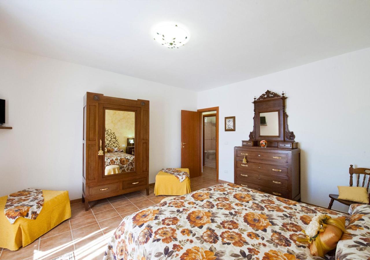 Casale La Rovere มอนตัลโต ดิ กัสโตร ภายนอก รูปภาพ