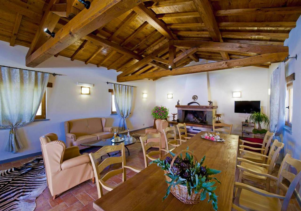 Casale La Rovere มอนตัลโต ดิ กัสโตร ภายนอก รูปภาพ